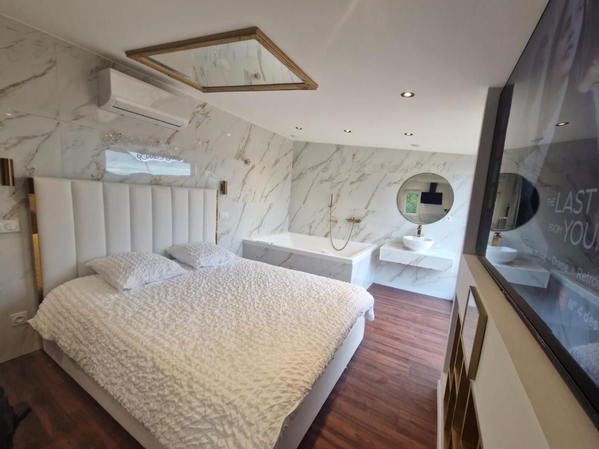L'Experience Love Room Saint-Jean-Bonnefonds Luaran gambar
