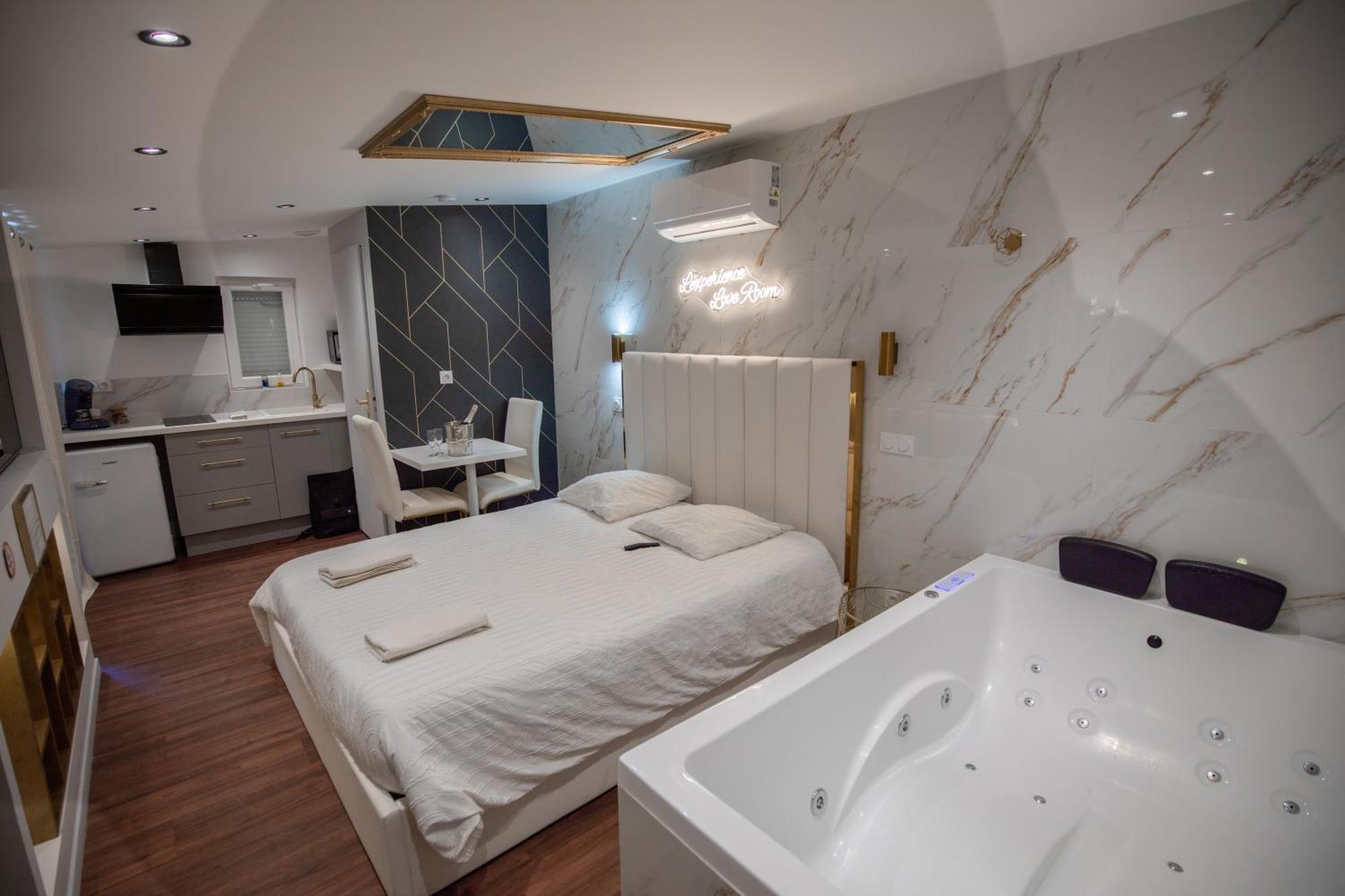 L'Experience Love Room Saint-Jean-Bonnefonds Luaran gambar