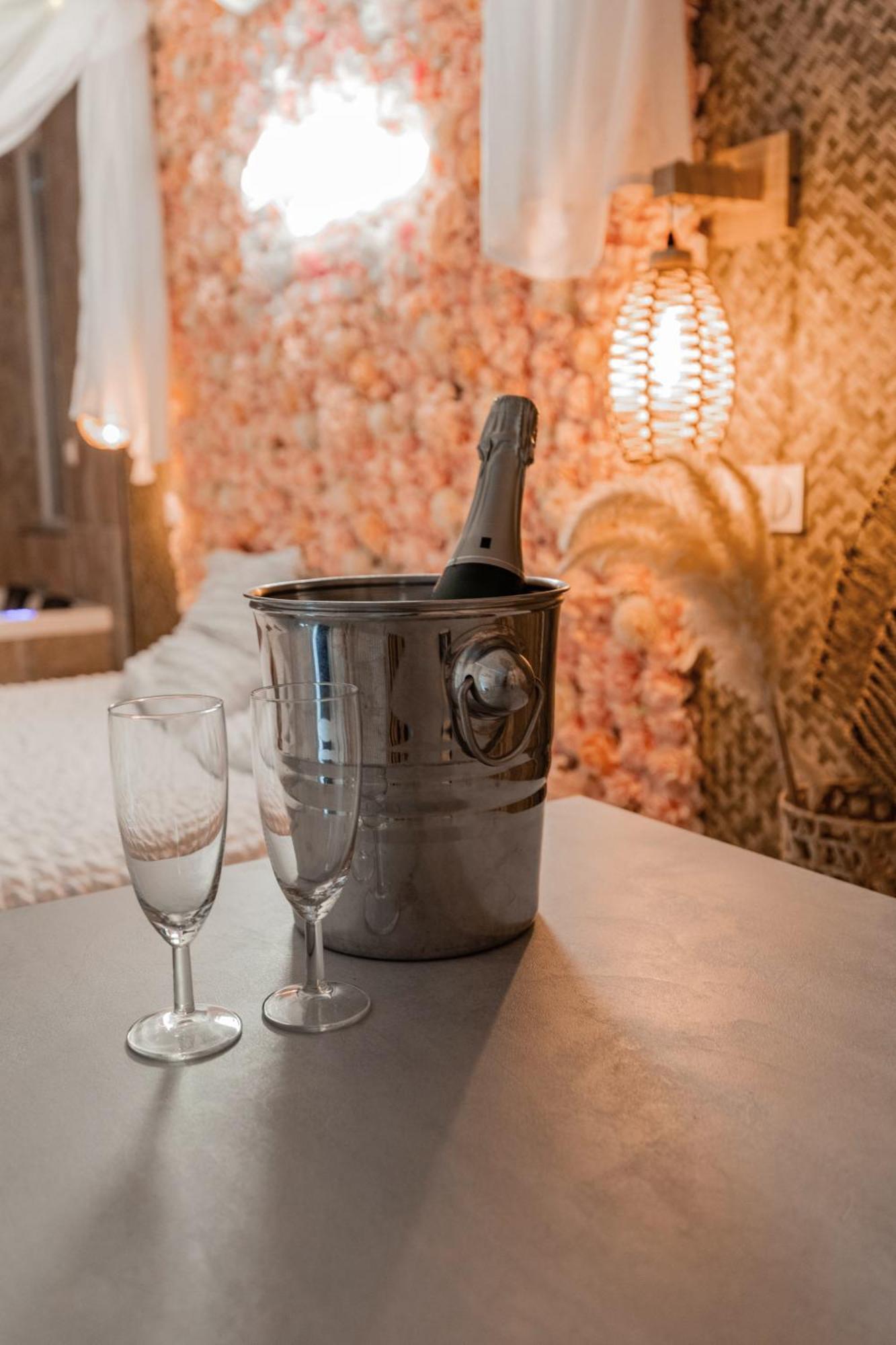 L'Experience Love Room Saint-Jean-Bonnefonds Luaran gambar